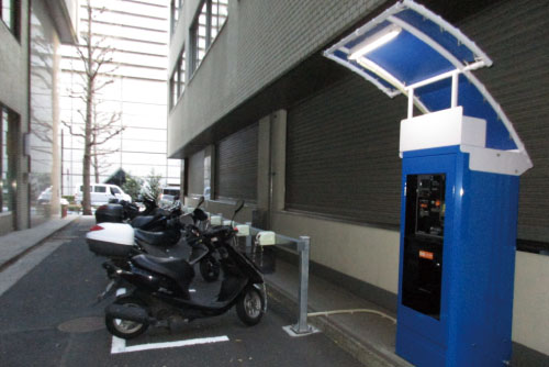 新国際ビル自動二輪車用駐車場